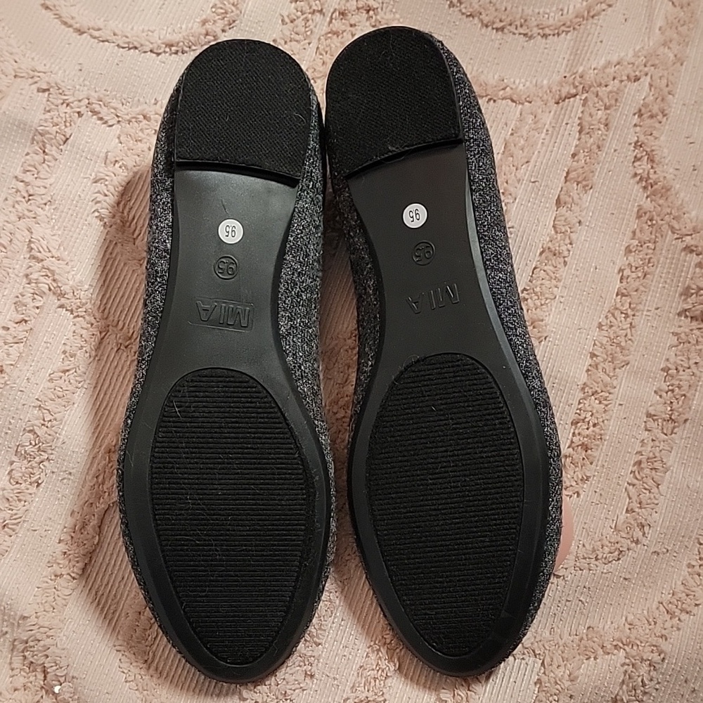 MIA shoes for women. Flats, gray, size 9.5. NWOT. - Picture 6 of 8